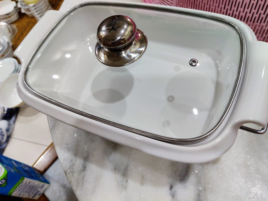 Rectangular Serving Dish with candle stand (Category: Dinnerware & Cutlery) located in Shah Alam. Submitted by hashimah468 (Listing ID 1208448596, Image 2). Description: Used only once. Prefer self pick up. No posting because it's quite heavy.