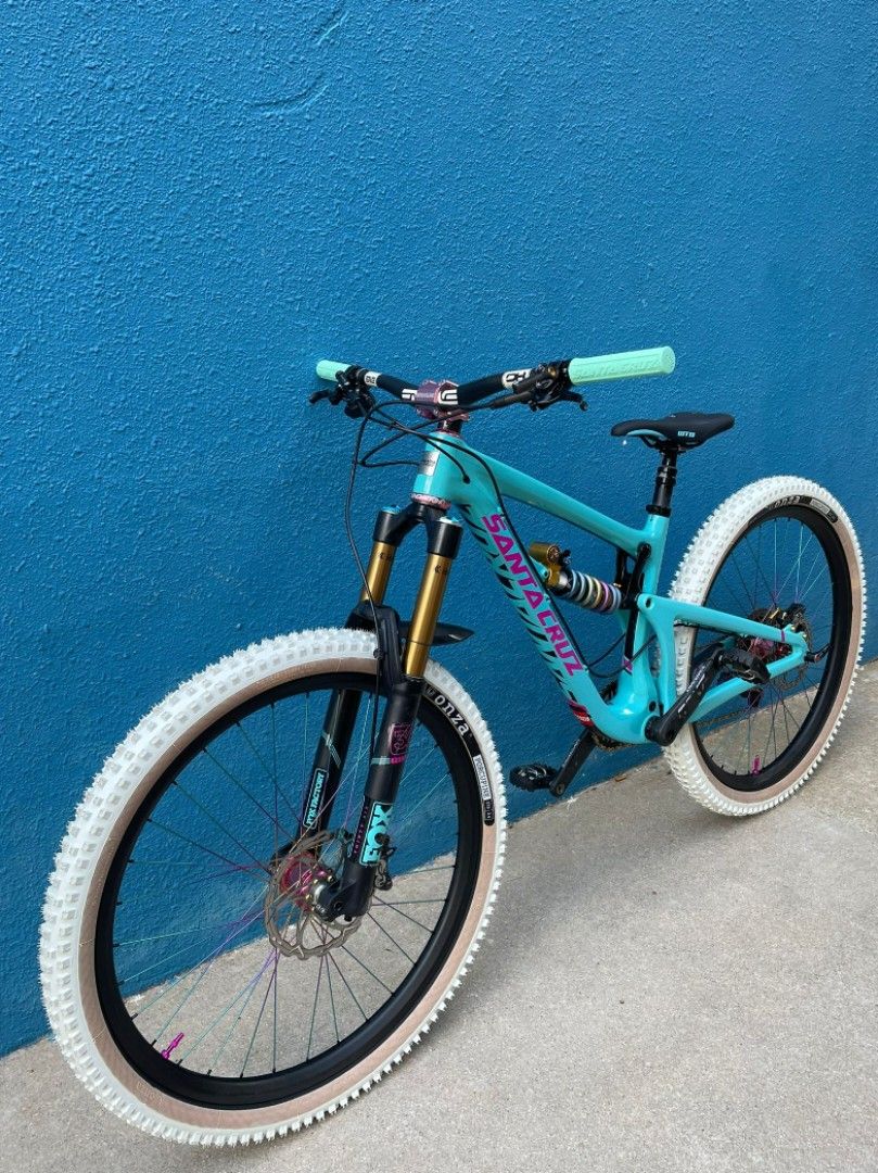 Santa cruz nomad best sale blue and pink