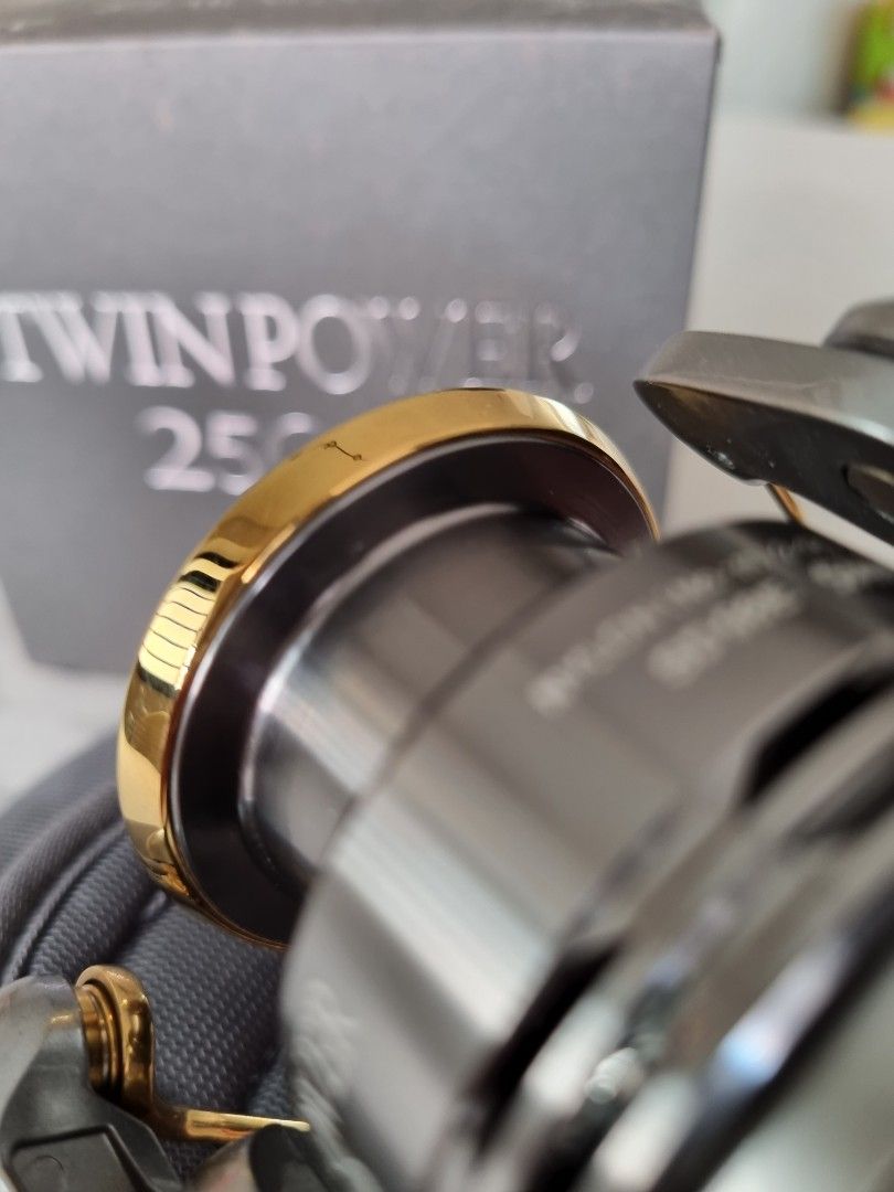 Shimano Twinpower 2500, Sports Equipment, Fishing on Carousell