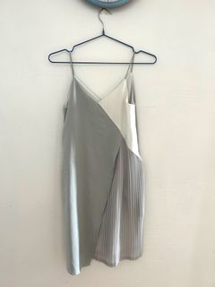 (Category: ) located in . Submitted by unTangledcloset (Listing ID 1208360337, Image 1). Description: .