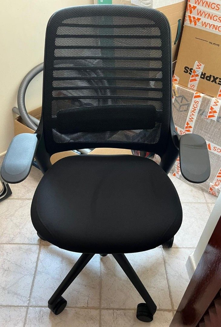 Steelcase Ergonomic Office Chair Black, Furniture & Home Living