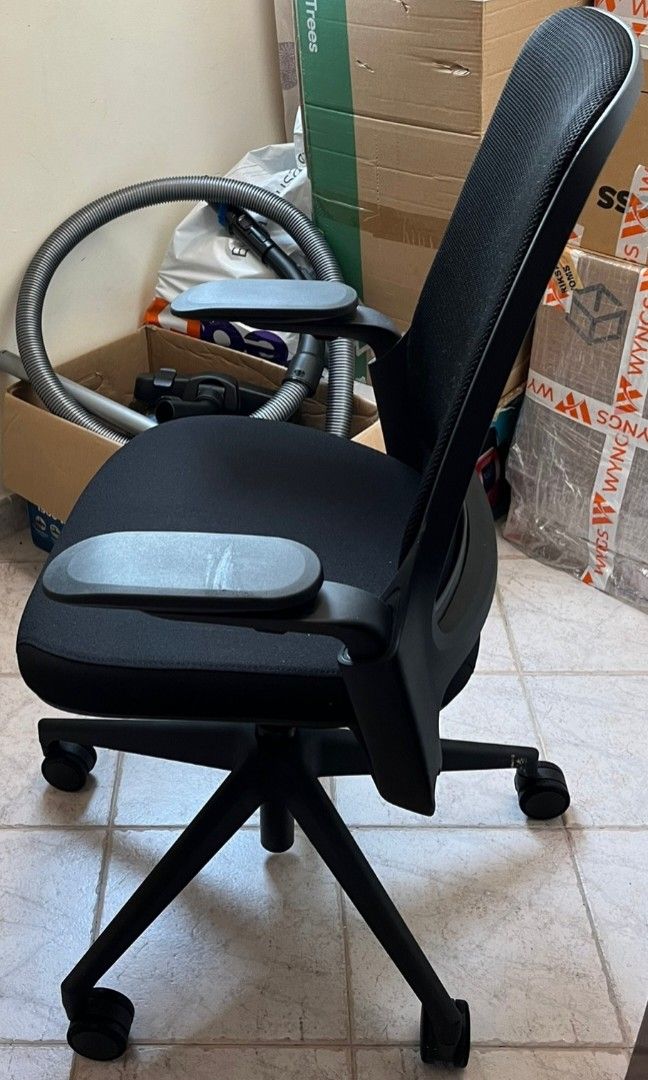 Steelcase Ergonomic Office Chair Black, Furniture & Home Living