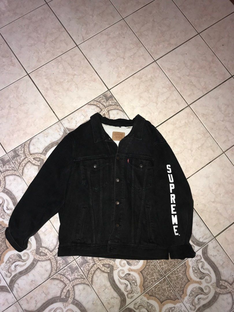 supreme x levis denim jacket, Men's Fashion, Coats, Jackets and Outerwear  on Carousell