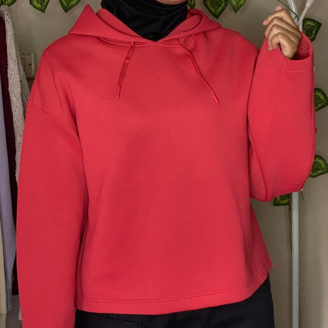 Tracktop Hoodie Uniqlo Pink, Fesyen Pria, Pakaian , Lainnya di Carousell