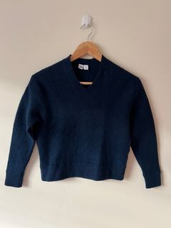 Uniqlo sweater