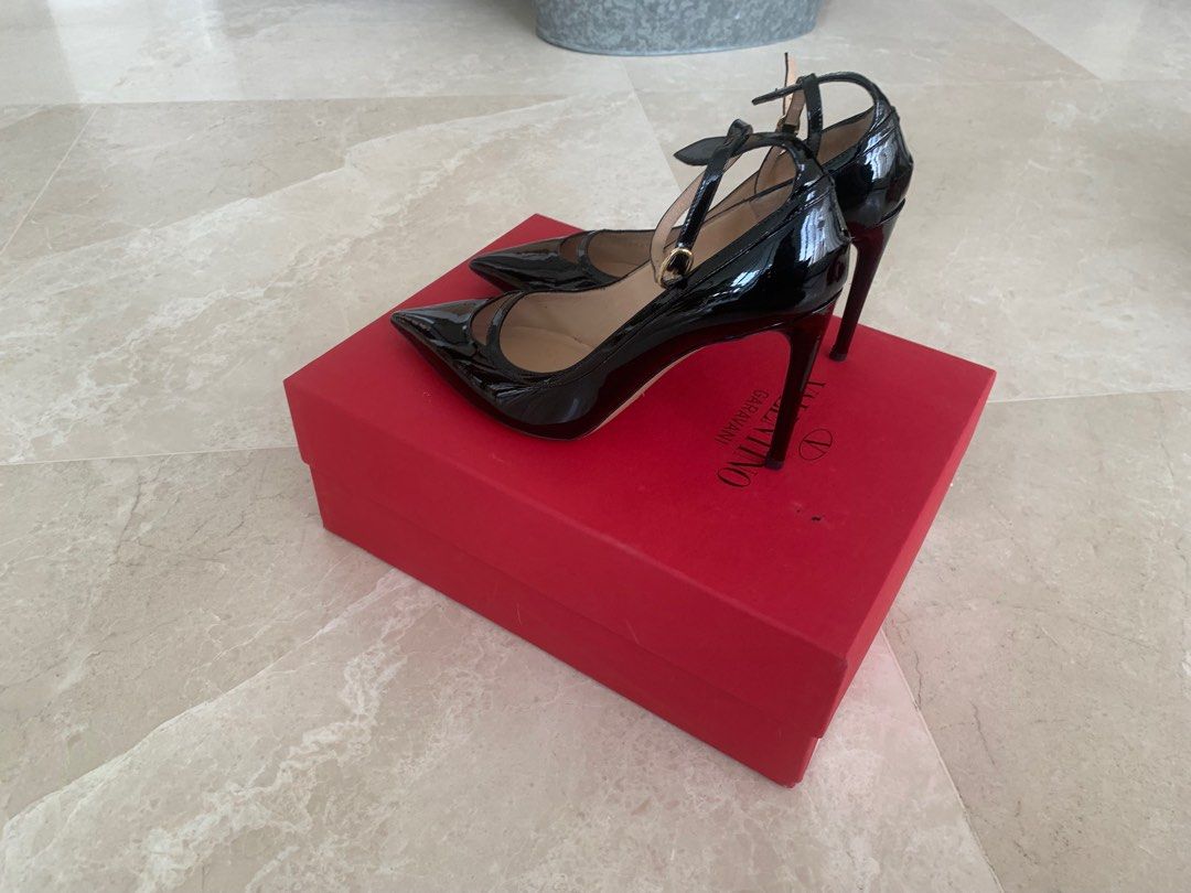 Valentino black leather Mary Jane pump