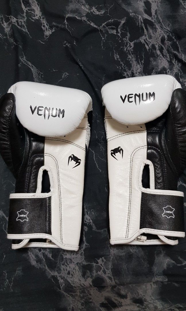 Guantes De Boxeo Venum Pro Boxing Mini Curved Punch (Par) - Equipamiento - Verde Militar Y Dorado