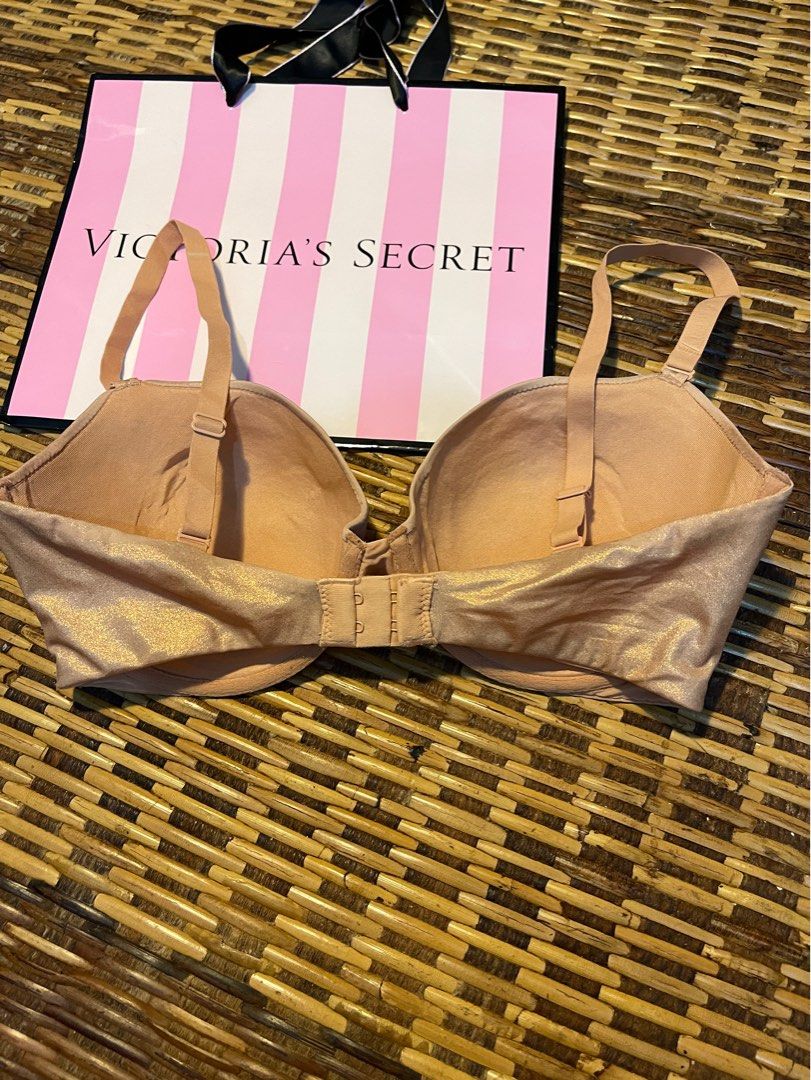 Victoria's Secret 34D / 36C, Women's Fashion, New Undergarments &  Loungewear on Carousell