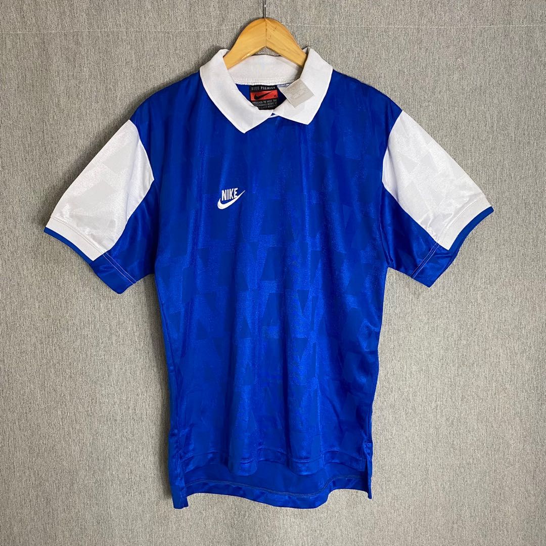 Nike Vintage Football Jersey, Men's Fashion, Activewear on Carousell