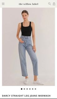 (Category: ) located in . Submitted by fundmywardrobe95 (Listing ID 1208385500, Image 1). Description: .