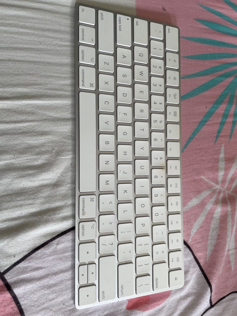 Wireless Apple keyboard, Computers & Tech, Parts & Accessories