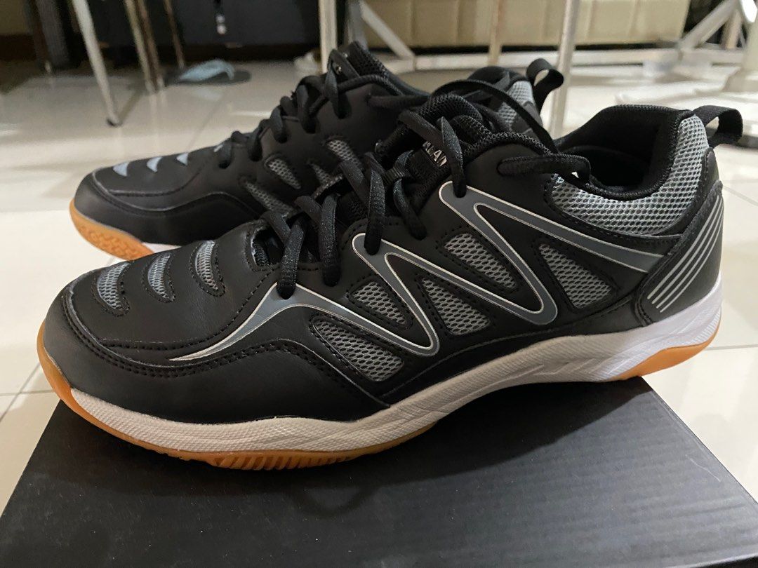 World balance clearance badminton shoes