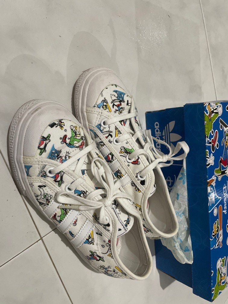 Youth Woman Nizza x Disney Adidas Goofy Shoes
