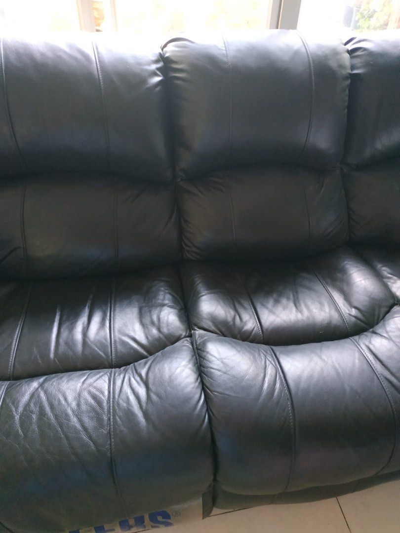 FREE 3seater Sofa (collect before 17 Jan 2023), Furniture & Home