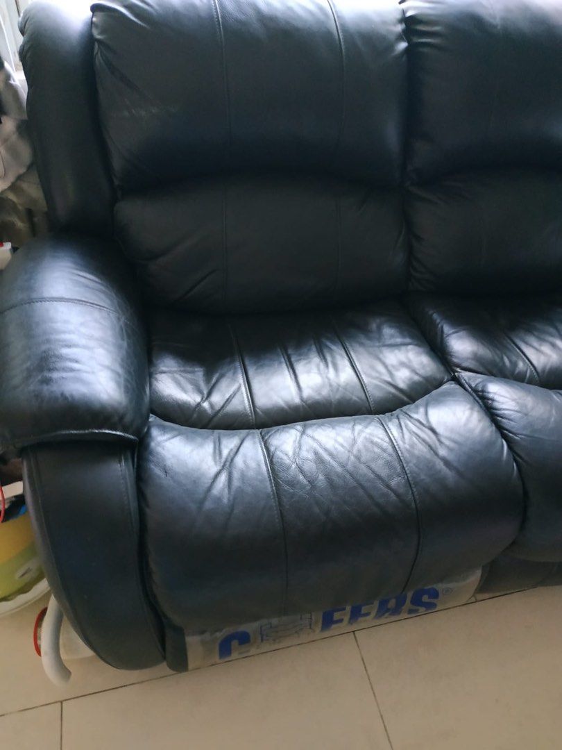FREE 3seater Sofa (collect before 17 Jan 2023), Furniture & Home