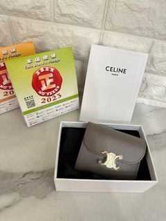 28/3 Update ｜現貨Celine😍❤️ SMALL WALLET TRIOMPHE IN SHINY CALFSKIN PEBBLE Compact Wallet 三摺短款銀包 灰色 Full set