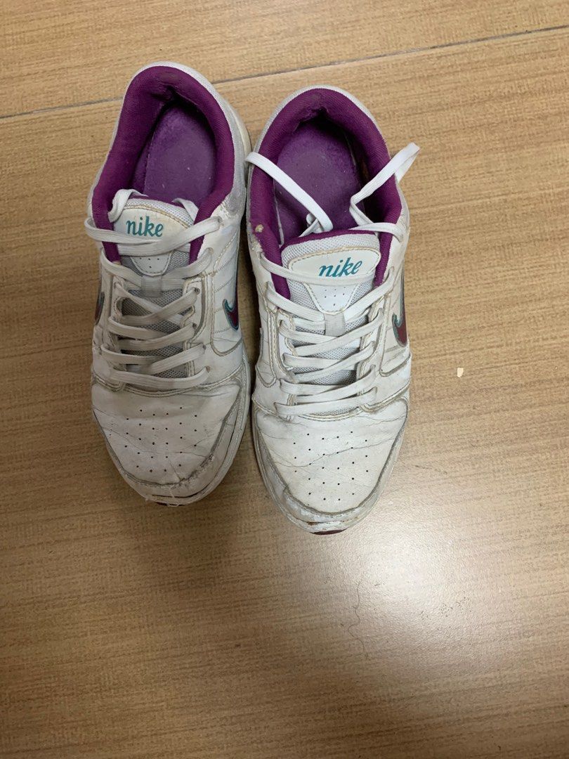 nike women's knit sneakers