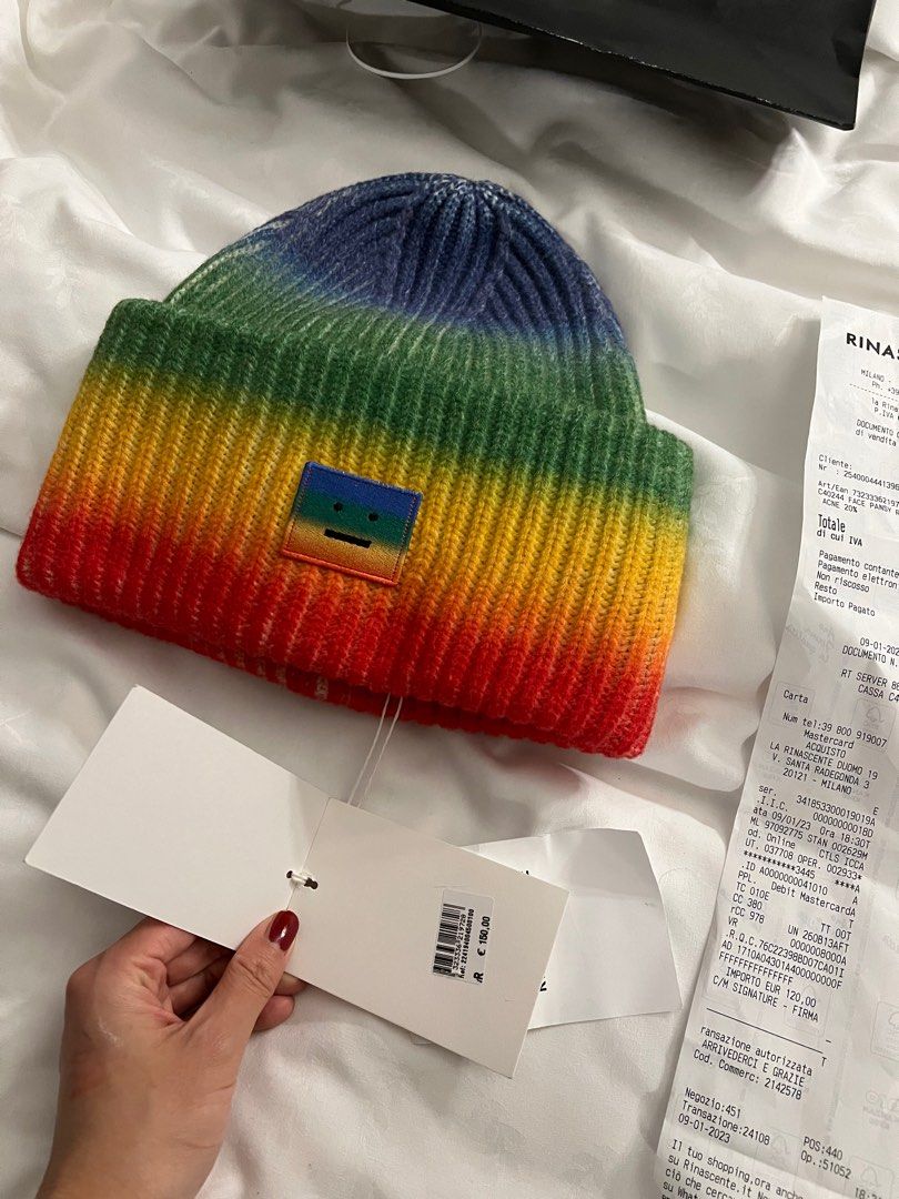 Acne Studios ニットビーニー レインボー Acne Studios Rainbow Beanie in Coral Red & Green | FWRD