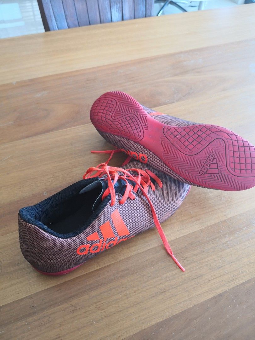Futsal shoes top for sale