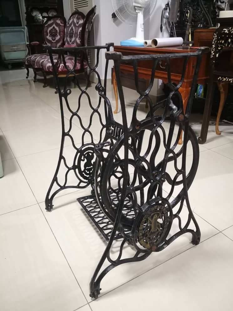 Antique Singer Sewing Machine Leg, Furniture & Home Living, Home Decor