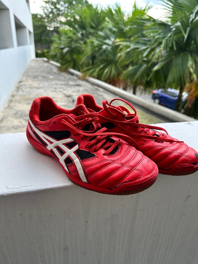 Kasut futsal asics hot sale