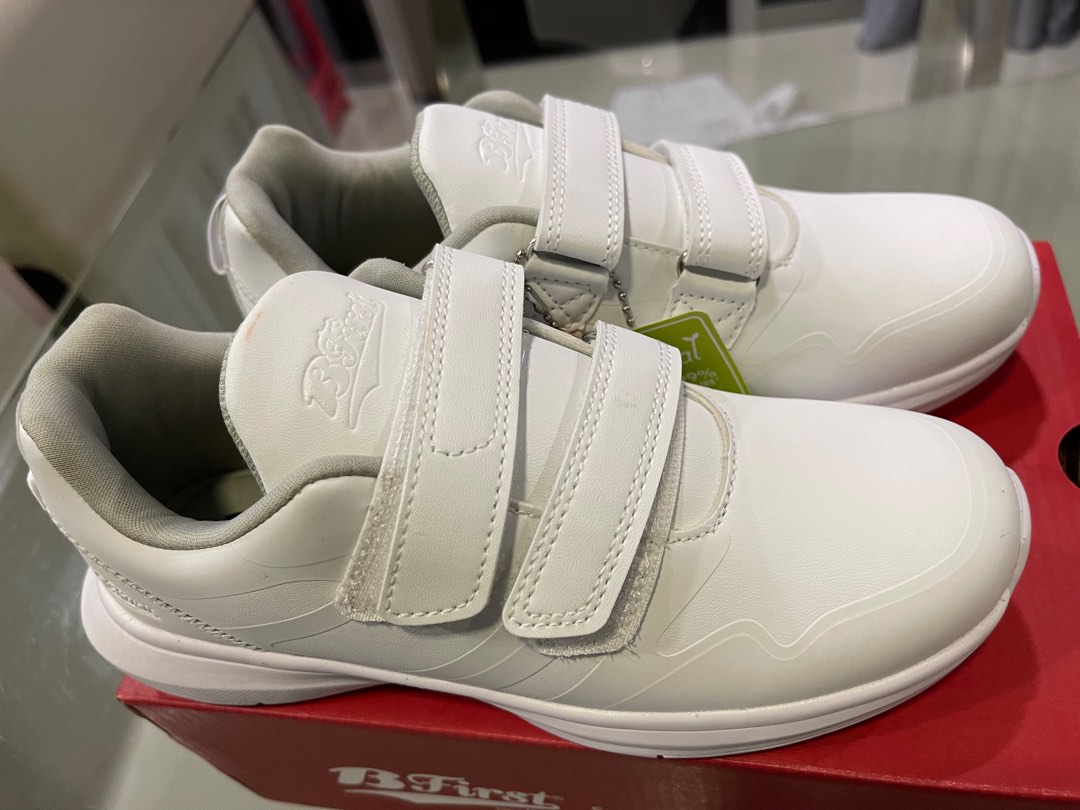 Bata white school shoes, Women's Fashion, Footwear, Sneakers on Carousell
