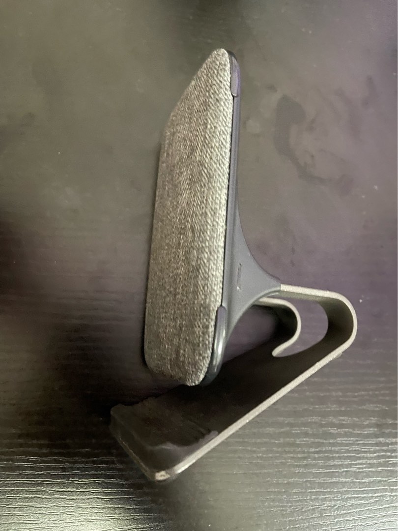 BAUHN Wireless Metal Charging Stand 15 Watts, Mobile Phones & Gadgets