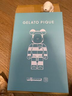 Bearbrick 睡衣 400% 藍白間