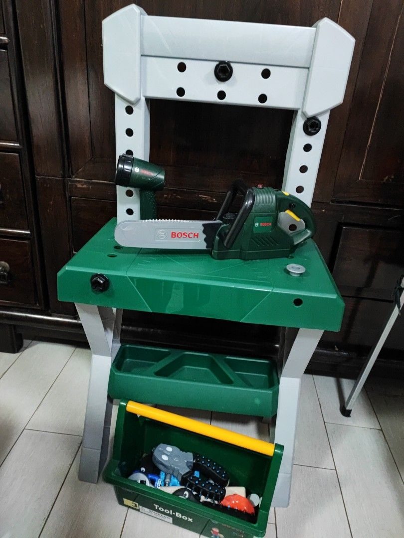 Bosch Tools, Work Bench & Tool Box Play Set, 興趣及遊戲, 玩具 & 遊戲類 Carousell