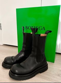 BOTTEGA VENETA FW2019 Fashion Show Runway style Lug Storm Riding Chelsea boots