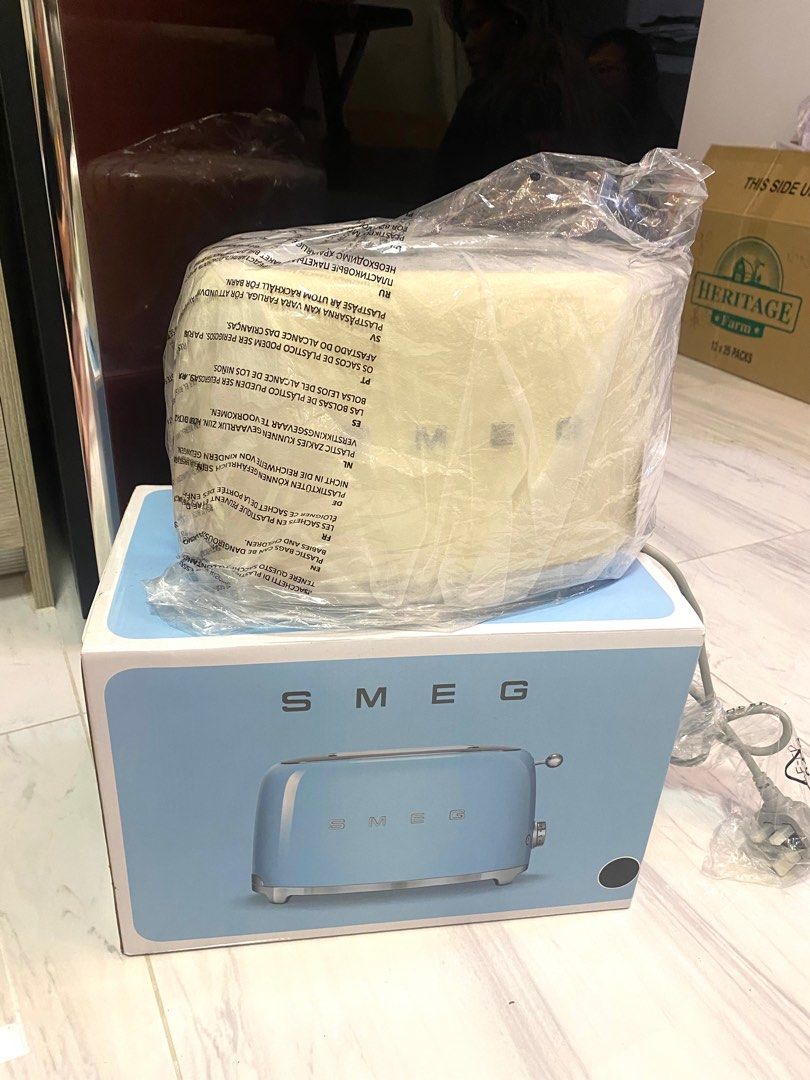 Brand New SMEG Toaster (Cream / Black), TV & Home Appliances, Kitchen