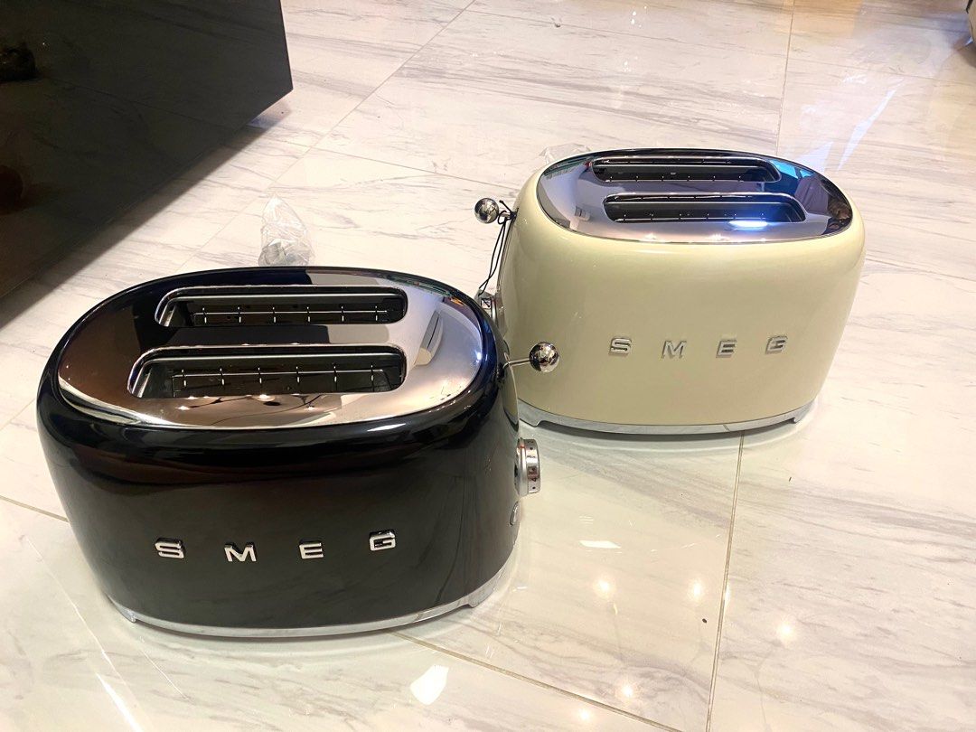 Brand New SMEG Toaster (Cream / Black), TV & Home Appliances, Kitchen