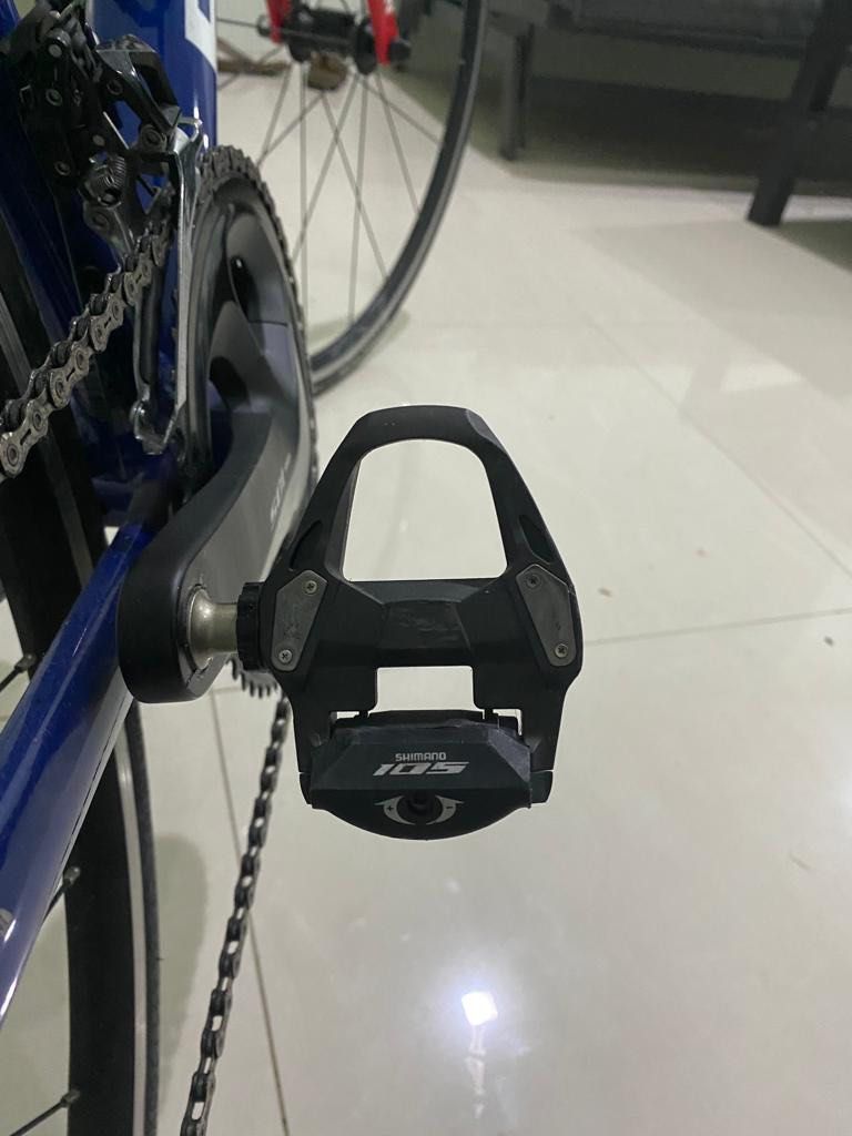 BTWIN Ultra 900AF Road Bike 105 Groupset Sports Equipment