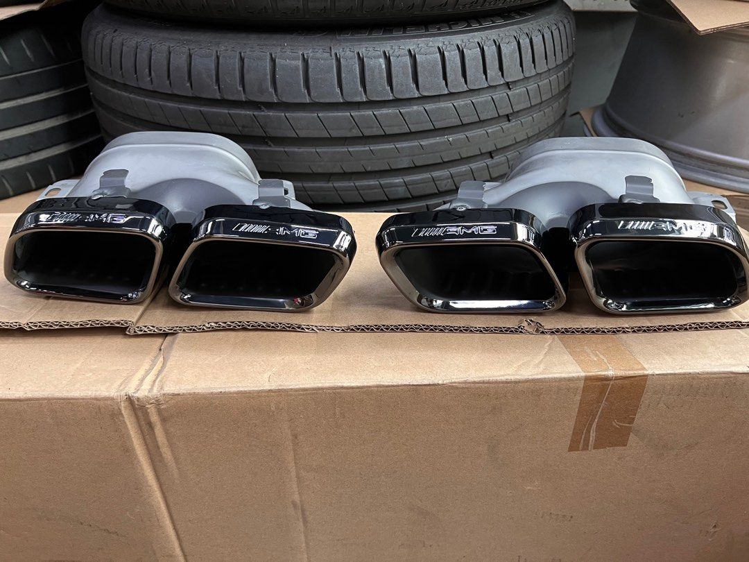 C class Rear Diffuser + Exhaust tip. Facelift C63 Amg black colour, Car