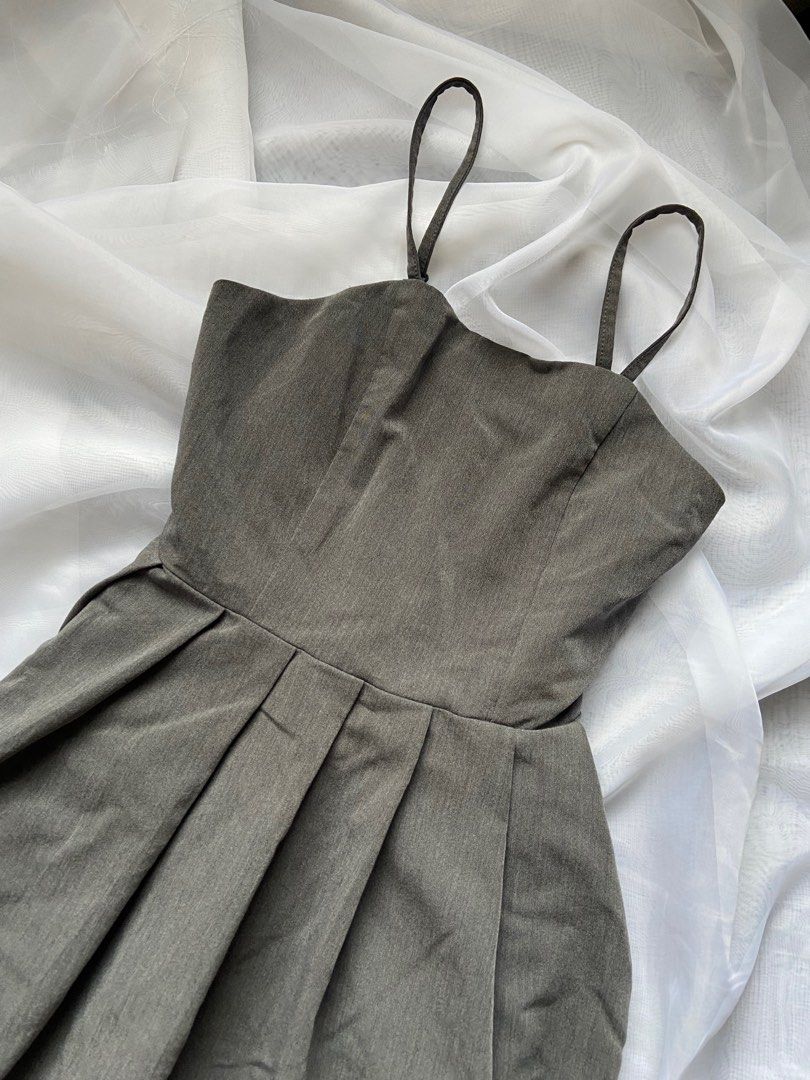 Casual dress in gray (Category: Dresses) located in Manila. Submitted by aya.declutters (Listing ID 1208571459, Image 2). Description: Casual dress Gray S-M used only once.
