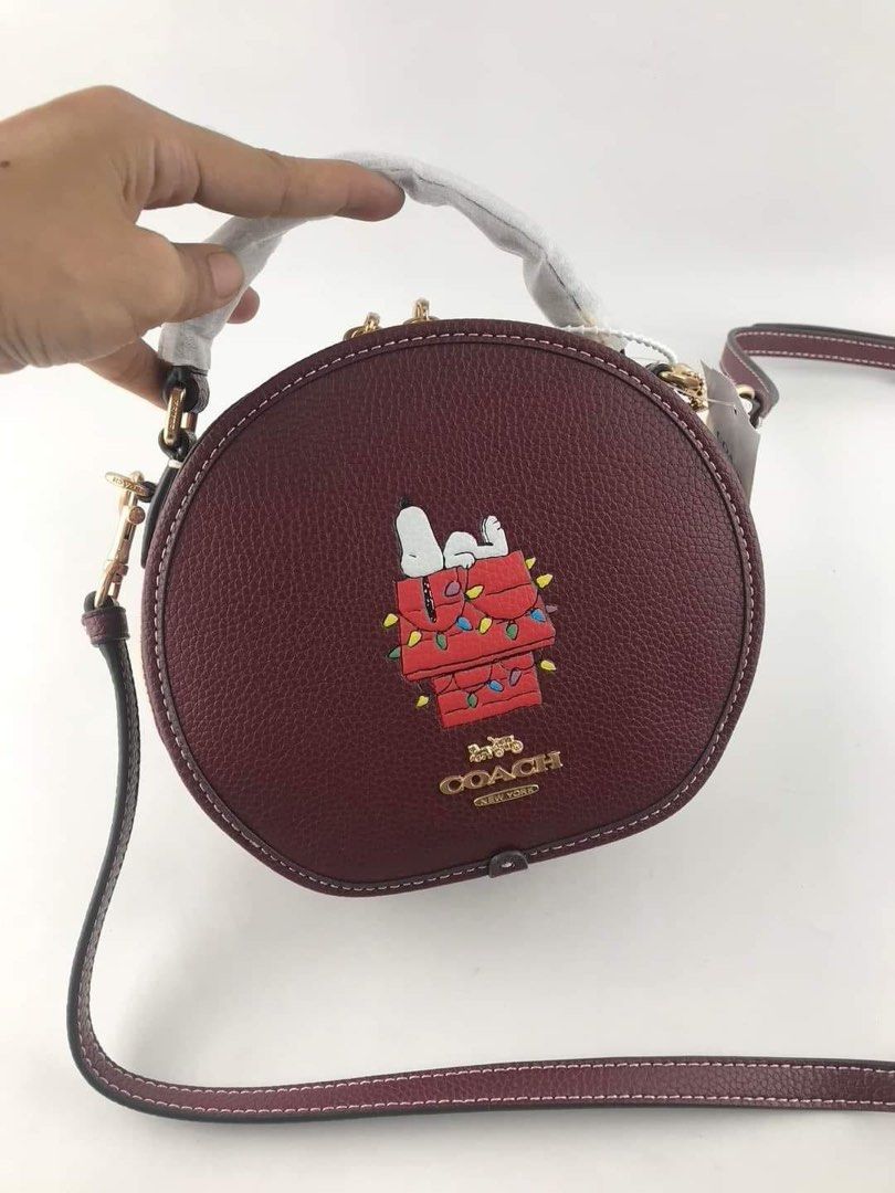 CCH CANTEEN CROSSBODY (Category: Luxury Bags & Wallets) located in Batangas. Submitted by Aki.s_Cart (Listing ID 1208511526, Image 2). Description: CCH Canteen Xbody 6 3/4" (L) x 6" (H) x 2 1/2" (W) P2,100 Actual photo MIRROR COPY.