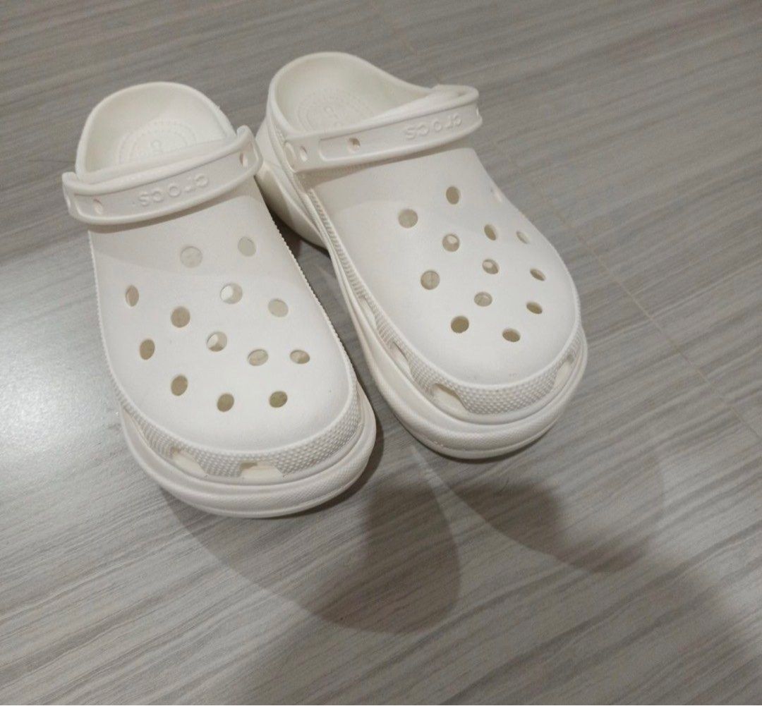 bae crocs size 9