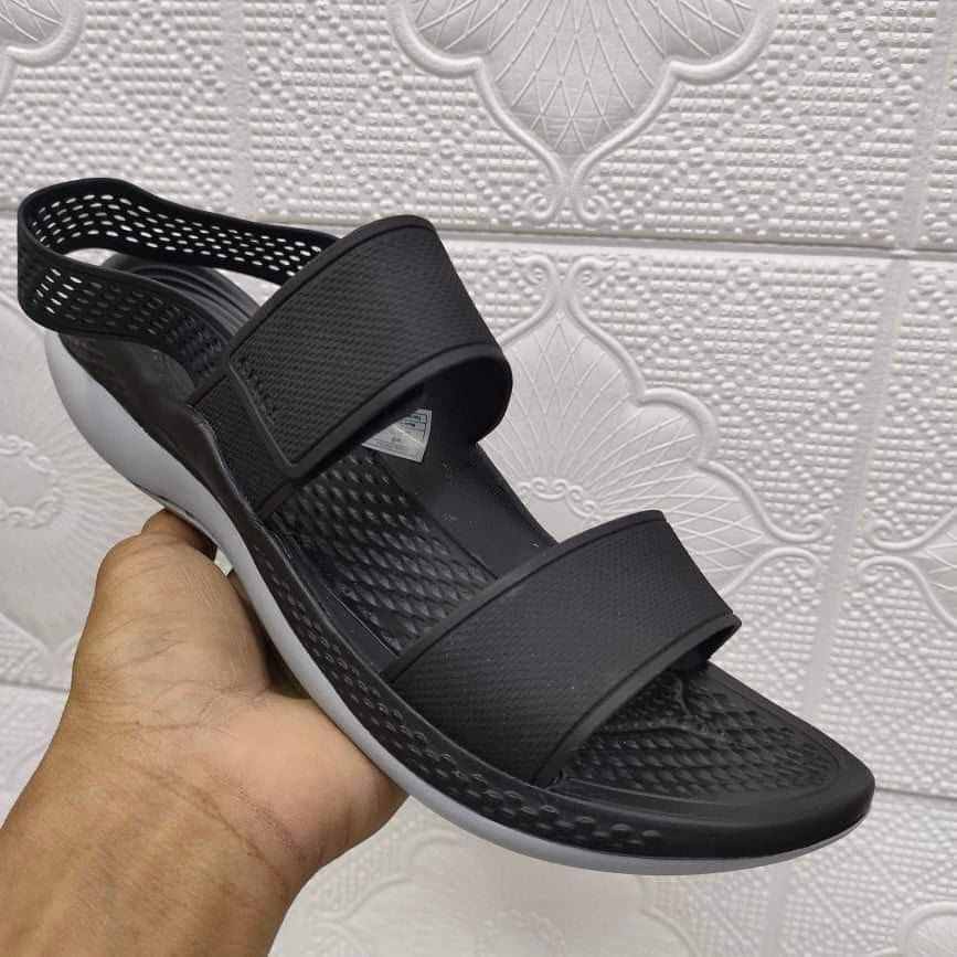 Crocs Literide 360 for women (Category: Sandals) located in Manila. Submitted by jhipol6213714 (Listing ID 1208636290, Image 3). Description: for women only us5-us9.