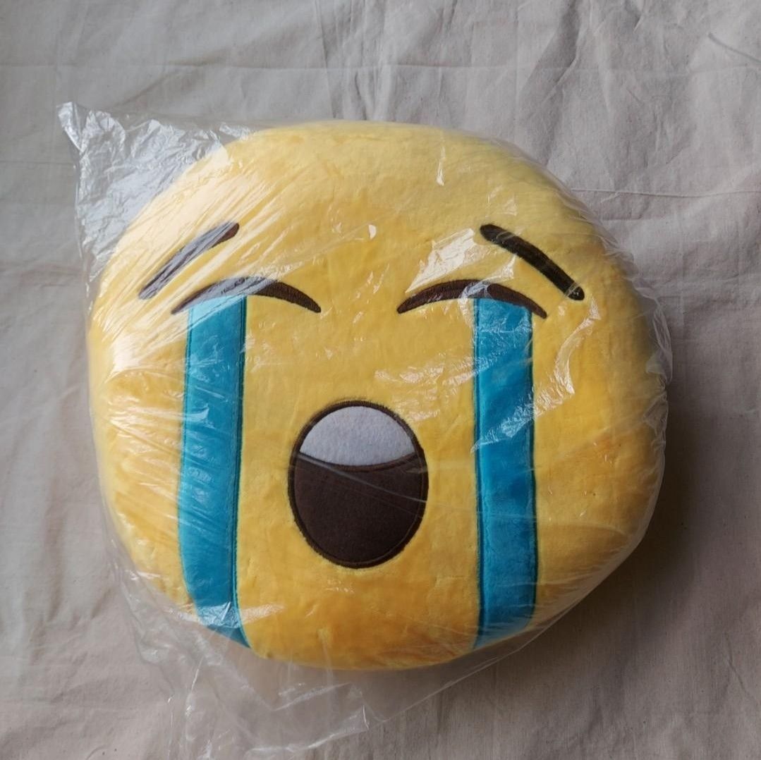 Cushion Crying Pillow Emoji pillow