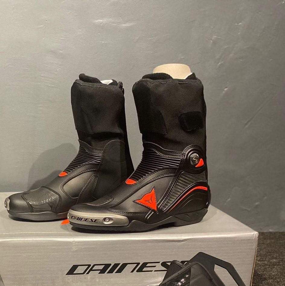 Dainese Axial D1, Men's Fashion, Footwear, Boots on Carousell