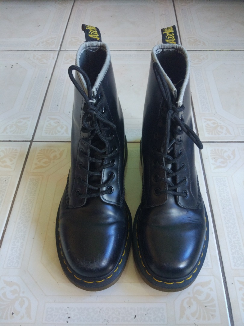 DM 10072 Boot UK5, Men's Fashion, Footwear, Boots on Carousell