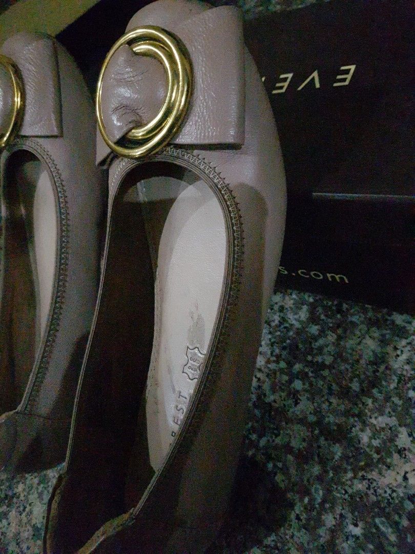 Everbest flat shoes, Women's Fashion, Women's Shoes on Carousell