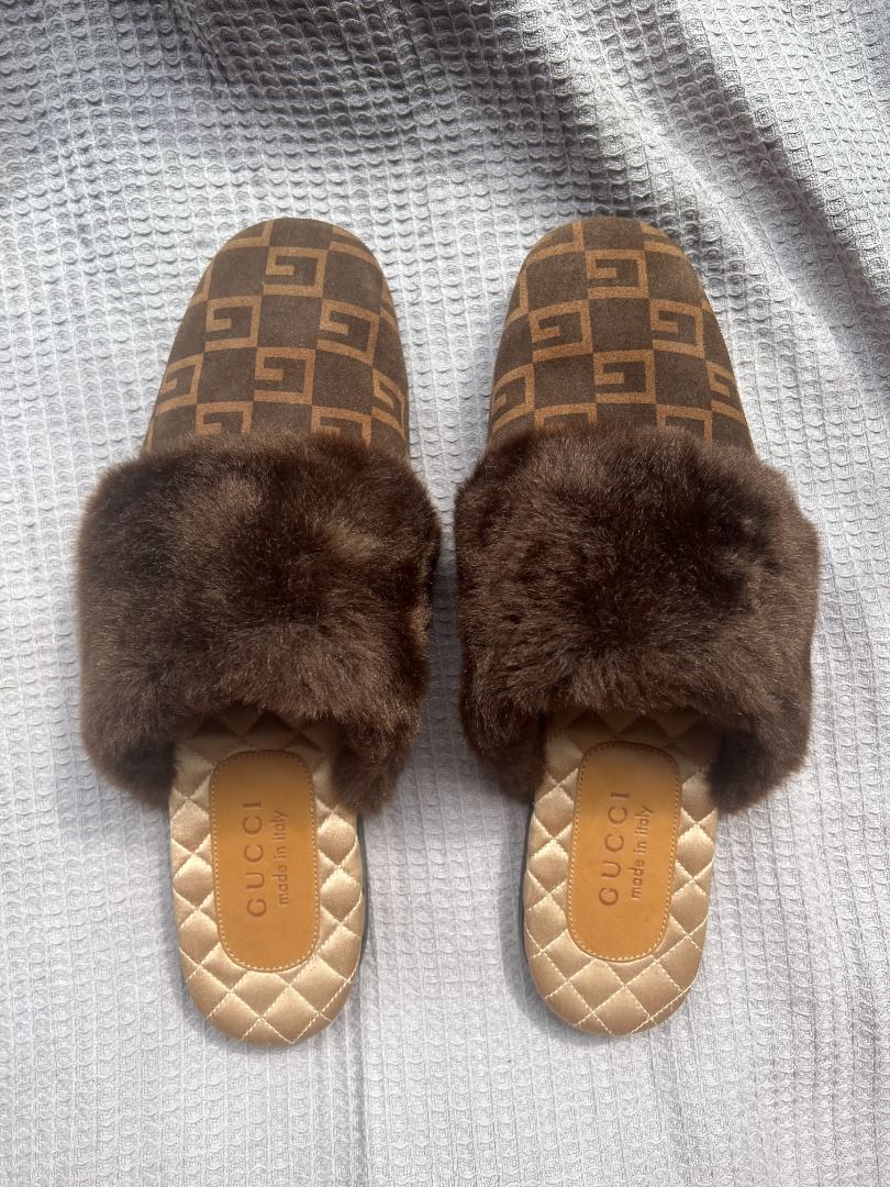Faux fur store gucci slides