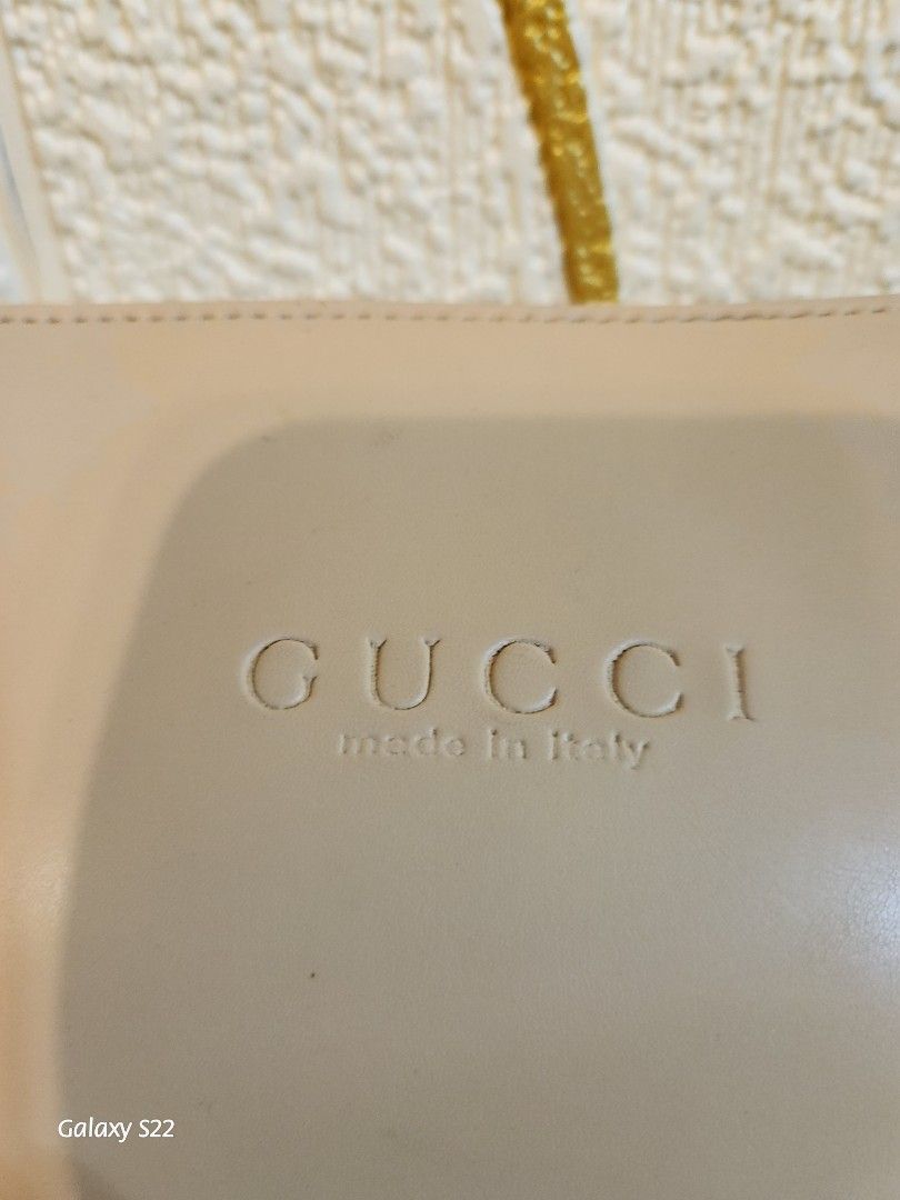 Gucci shoulder bag class A (Category: Shoulder Bags) located in Noveleta. Submitted by swiftforest.aaa25f (Listing ID 1208484244, Image 3). Description: decluterring.