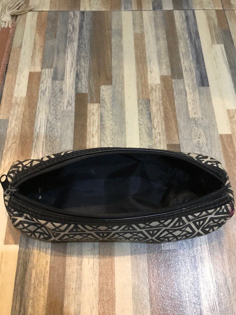 H and m pencil case 2025