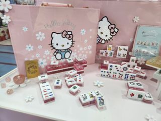 Official Sanrio Hello Kitty Mahjong Set Limited BLOOMING Edition GOLD,  Numbered