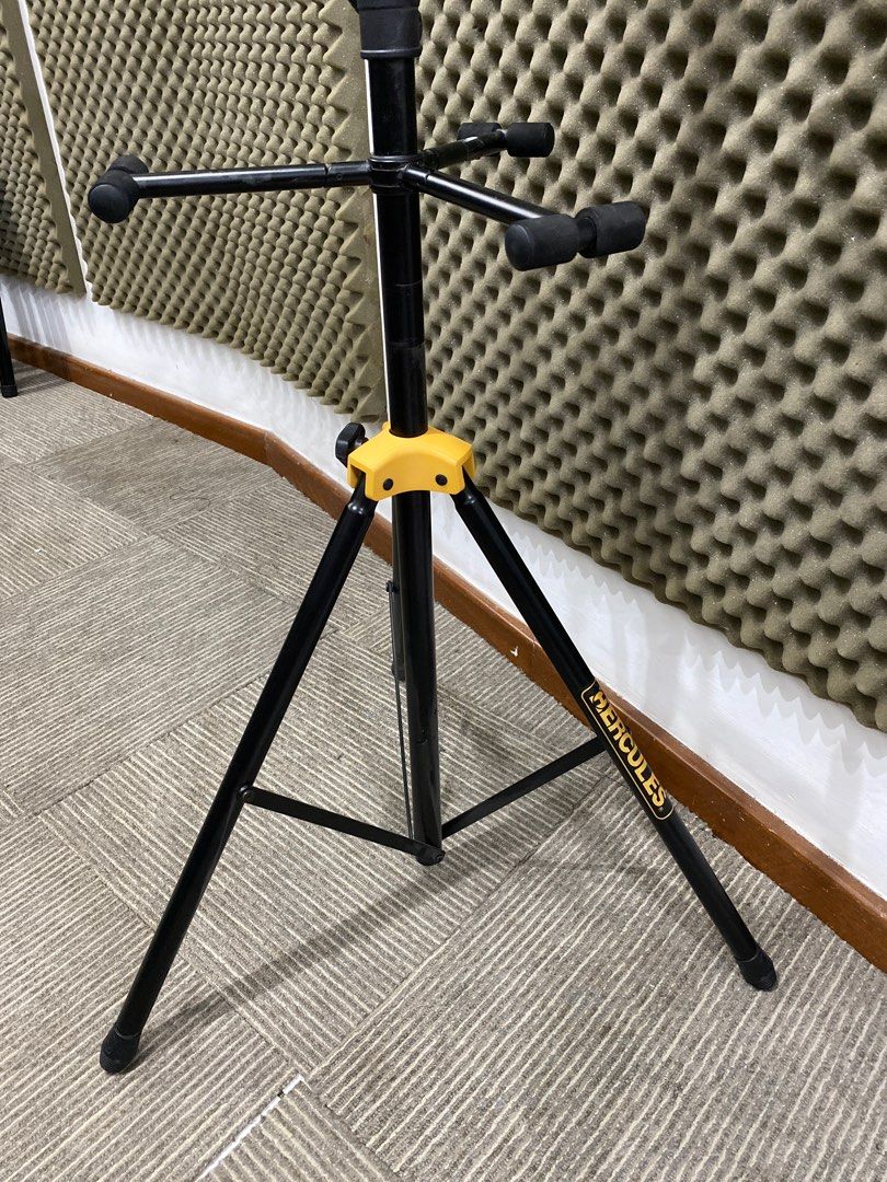 Hercules GS526B Plus Guitar Stand, Hobbies & Toys, Music & Media, Music Accessories on Carousell