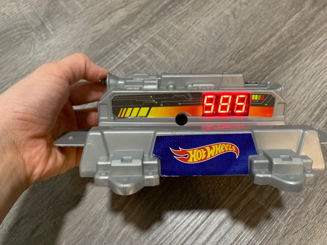 Hot wheels digital on sale speedometer