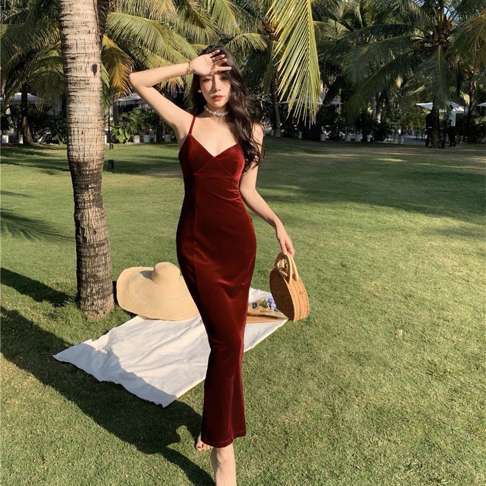Red skin tight prom dress hotsell