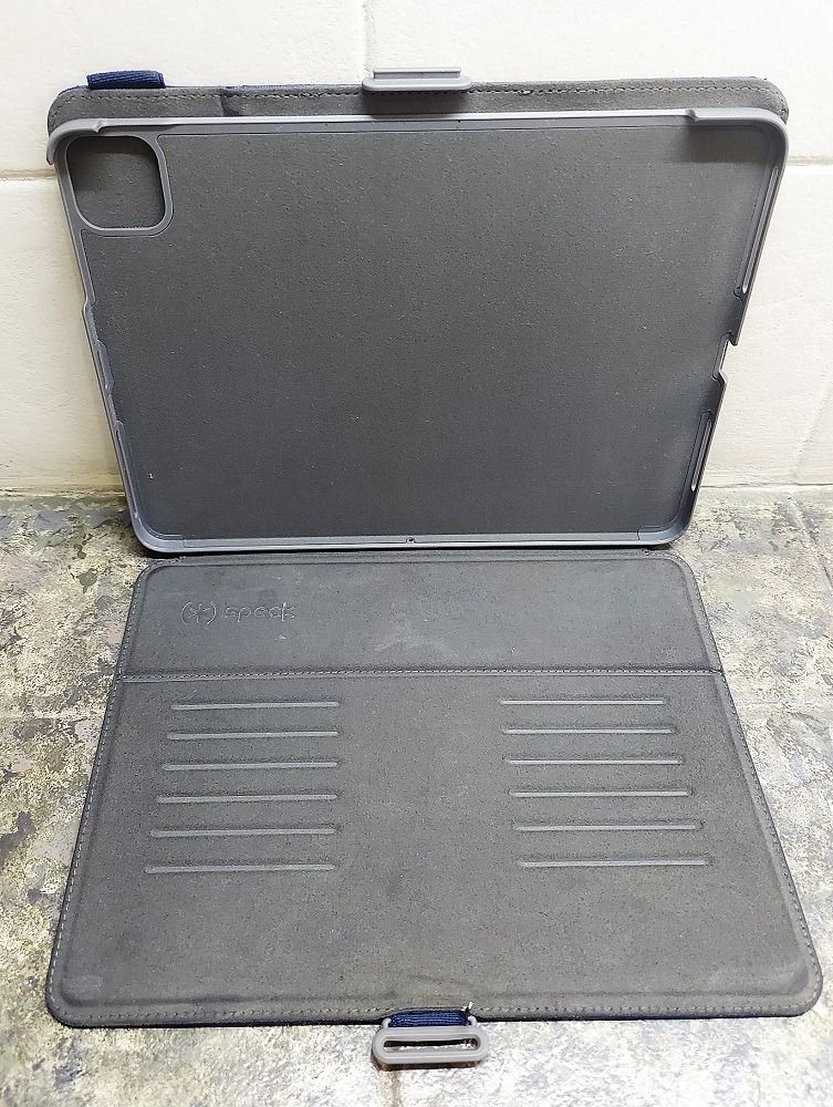 IPAD AIR 4th GEN Bundle Cases (Category: Laptop Bags & Sleeves) located in Quezon City. Submitted by charliebrown_olx (Listing ID 1208625457, Image 3). Description: WYSIWYG Condition: Used to Good, See Pics for conditions Lot Price: P250.00 TERMS & CONDITIONS: 1. C.O.D. Can meet buyers at - Del Monte Ave, Q.C. - Mla Memorial Park Sucat - Weekends 2. Shipping c/o buyer. 3. Prices are Final. 4. Respect the Ad. TFL! .